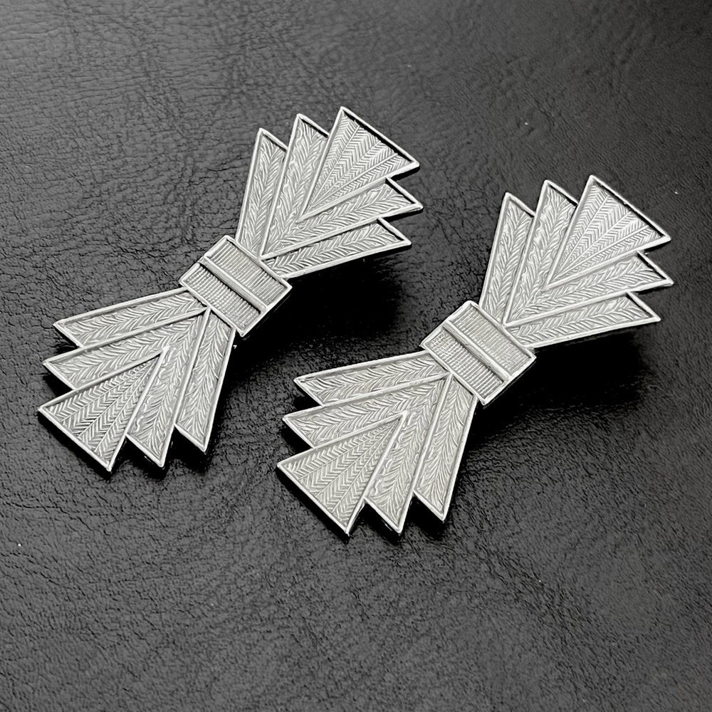 🔴SOLD🔴 Vintage Native American sterling silver intricately stamped earrings - Picture 3 of 7